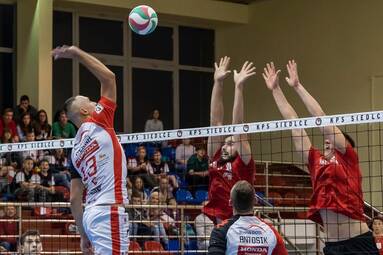 Sobota z 1. Ligą: KPS Siedlce - AZS AGH Kraków 3:0