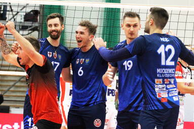 Sobota z 1. Ligą: UKS Mickiewicz Kluczbork - MCKiS Jaworzno 3:1