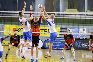 Sobota z 1. Ligą: UKS Mickiewicz Kluczbork - Buskowianka Kielce 3:2