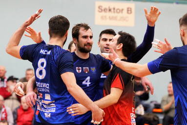 Sobota z 1. Ligą: UKS Mickiewicz Kluczbork - APP Krispol Września 0:3