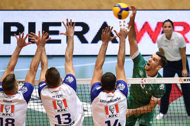 Środa z KRISPOL 1. Ligą Mężczyzn: KFC Gwardia Wrocław - AZS AGH Kraków 3:1