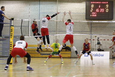 Sobota z KRISPOL 1.Ligą: AZS AGH Kraków - SMS PZPS I Spała 3:0