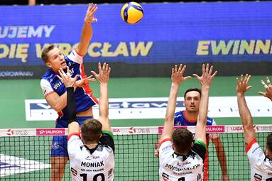 Wtorek z TAURON 1. Ligą: eWinner Gwardia Wrocław - AZS AGH Kraków 3:1