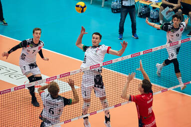 Środa z TAURON 1. Ligą: ZAKSA Strzelce Opolskie - AZS AGH Kraków 1:3