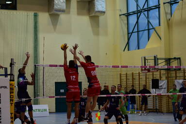 Sobota z TAURON 1. Ligą: ZAKSA Strzelce Opolskie - MCKiS Jaworzno 3:2