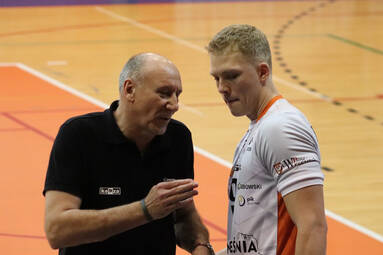Marian Kardas dalej trenerem KRISPOL-u
