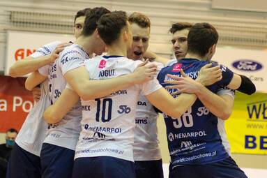 Środa z TAURON 1. Ligą: Exact Systems Norwid Częstochowa - Mickiewicz Kluczbork 3:2