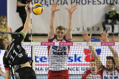 Sobota z TAURON 1. Ligą: BKS Visła Bydgoszcz - AZS AGH Kraków 3:1