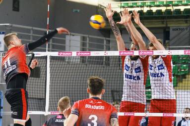 Sobota z TAURON 1. Ligą: BKS Visła Bydgoszcz - Mickiewicz Kluczbork 3:0