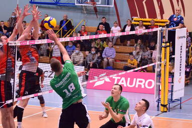 Galeria z meczu KKS Mickiewicz Kluczbork - Lechia Tomaszów Mazowiecki