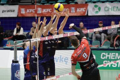 Czwartek z TAURON 1.Liga: Chemeko-System Gwardia Wrocław - ZAKSA Strzelce Opolskie 3:0