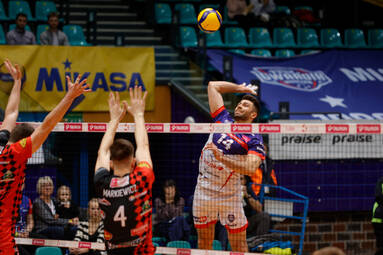 Piątek z TAURON 1. Ligą: Chemeko-System Gwardia Wrocław - KPS Siedlce 2:3