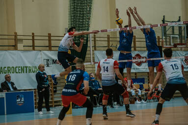 Sobota z TAURON 1. Ligą: ZAKSA Strzelce Opolskie - SMS PZPS Spała 2:3