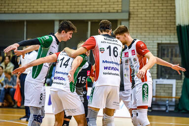 Akademicy dzisiaj zagrają z liderem