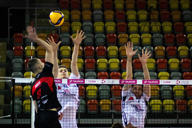 Niedziela z TAURON 1. Ligą: Exact Systems Norwid Częstochowa - Chemeko-System Gwardia Wrocław 0:3