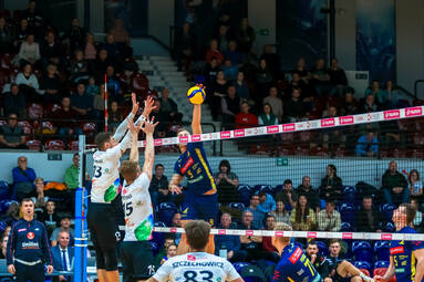 Sobota z TAURON 1.Ligą: MCKiS Jaworzno - PZL LEONARDO Avia Świdnik 0:3