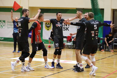 Gwardia Wrocław przegrała z KKS Mickiewicz Kluczbork 1:3 [ZDJĘCIA]