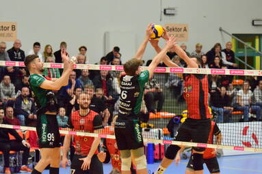 Sobota z TAURON 1. Ligą: KKS Mickiewicz Kluczbork - AZS AGH Kraków 3:0