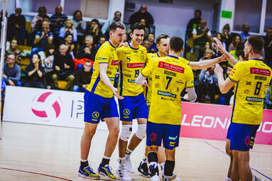 Interesujące starcie w Świdniku. PZL LEONARDO Avia vs KKS Mickiewicz Kluczbork