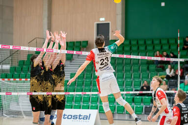 Środa z TAURON 1. Ligą: AZS AGH Kraków - SMS PZPS Spała 3:0