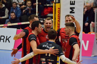Zwycięstwo siatkarzy z Kluczborka w meczu z Gwardią Wrocław kończy 23. kolejkę TAURON 1. Ligi [ZDJĘCIA]