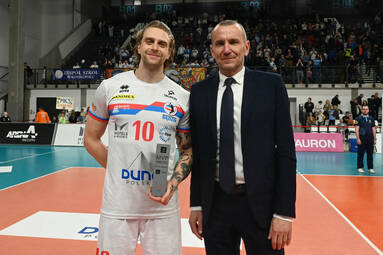 Ósma statuetka MVP Mateusza Rećki