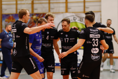 Olimpia Sulęcin przegrała z WKS Czarnymi Radom [ZDJĘCIA]