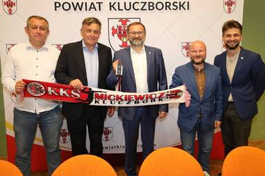 Powiat Kluczborski wspiera KKS Mickiewicza