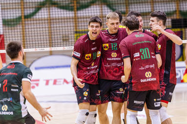 Zawodnicy PZL LEONARDO Avii Świdnik po pięciu setach ulegli gościom z Tomaszowa Mazowieckiego [ZDJĘCIA]