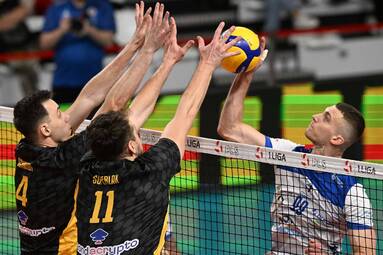 Mecz inaugurujący trzecią kolejkę PLS 1. Ligi wygrali zawodnicy GKS Katowice [ZDJĘCIA]