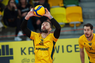 W Katowicach pięciosetowy mecz zakończony zwycięstwem gospodarzy [ZDJĘCIA]