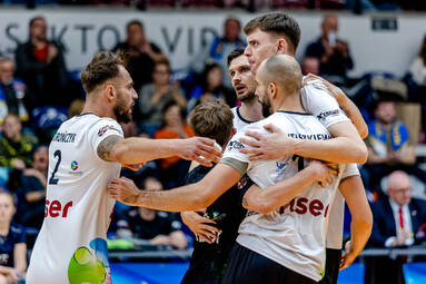 MCKiS Jaworzno pokonało na własnym parkiecie  KS NECKO Augustów 3:1 [ZDJĘCIA]