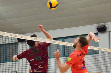 Serię sobotnich tie-breaków również w Kluczborku. Lechia Tomaszów Mazowiecki wygrała 3:2 z KKS Mickiewiczem [ZDJĘCIA]