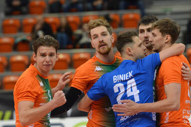 Piątek z PLS 1. Ligą: BBTS Bielsko-Biała - KPS Siedlce 3:0