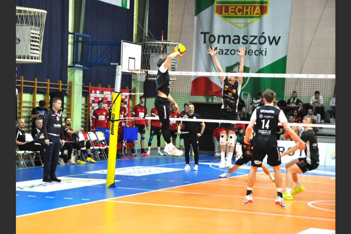 Lechia Tomaszów Mazowiecki wygrywa 3:0 u siebie ZDJĘCIA]