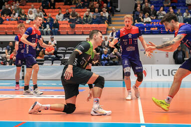 Skuteczna gra Nowak-Mosty MKS Będzina w Nowej Soli [ZDJĘCIA]