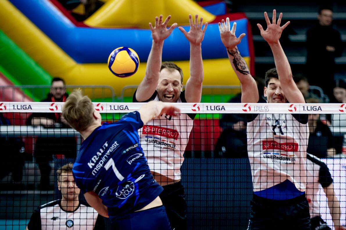 PIERROT Czarni Radom w bardzo wyrównanym pojedynku pokonali BKS Bydgoszcz 3:0 [ZDJĘCIA]