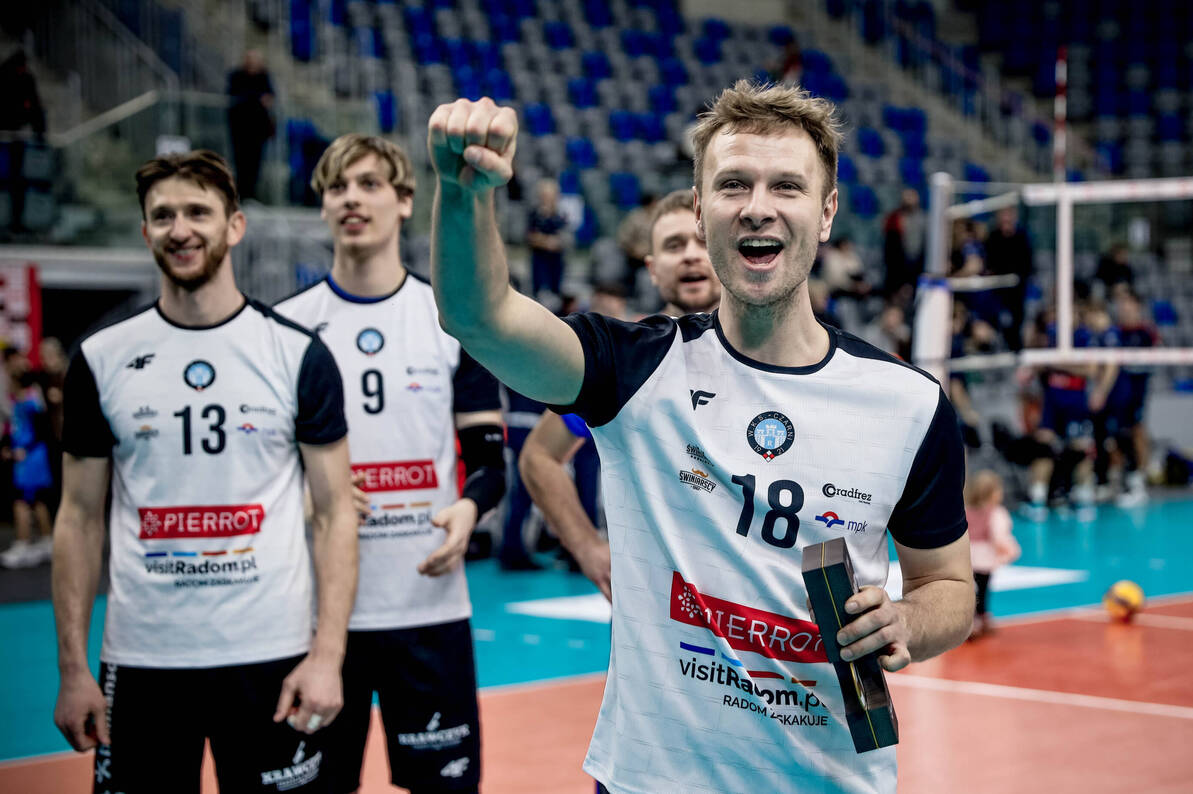 PIERROT Czarni Radom w bardzo wyrównanym pojedynku pokonali BKS Bydgoszcz 3:0 [ZDJĘCIA]