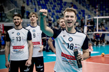 PIERROT Czarni Radom w bardzo wyrównanym pojedynku pokonali BKS Bydgoszcz 3:0 [ZDJĘCIA]