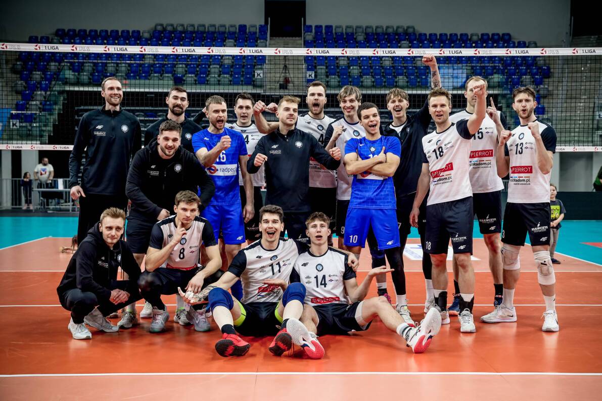 PIERROT Czarni Radom w bardzo wyrównanym pojedynku pokonali BKS Bydgoszcz 3:0 [ZDJĘCIA]