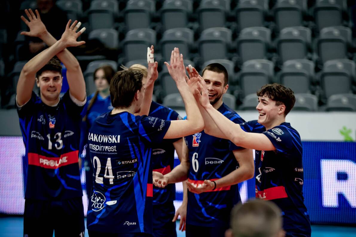 PIERROT Czarni Radom w bardzo wyrównanym pojedynku pokonali BKS Bydgoszcz 3:0 [ZDJĘCIA]