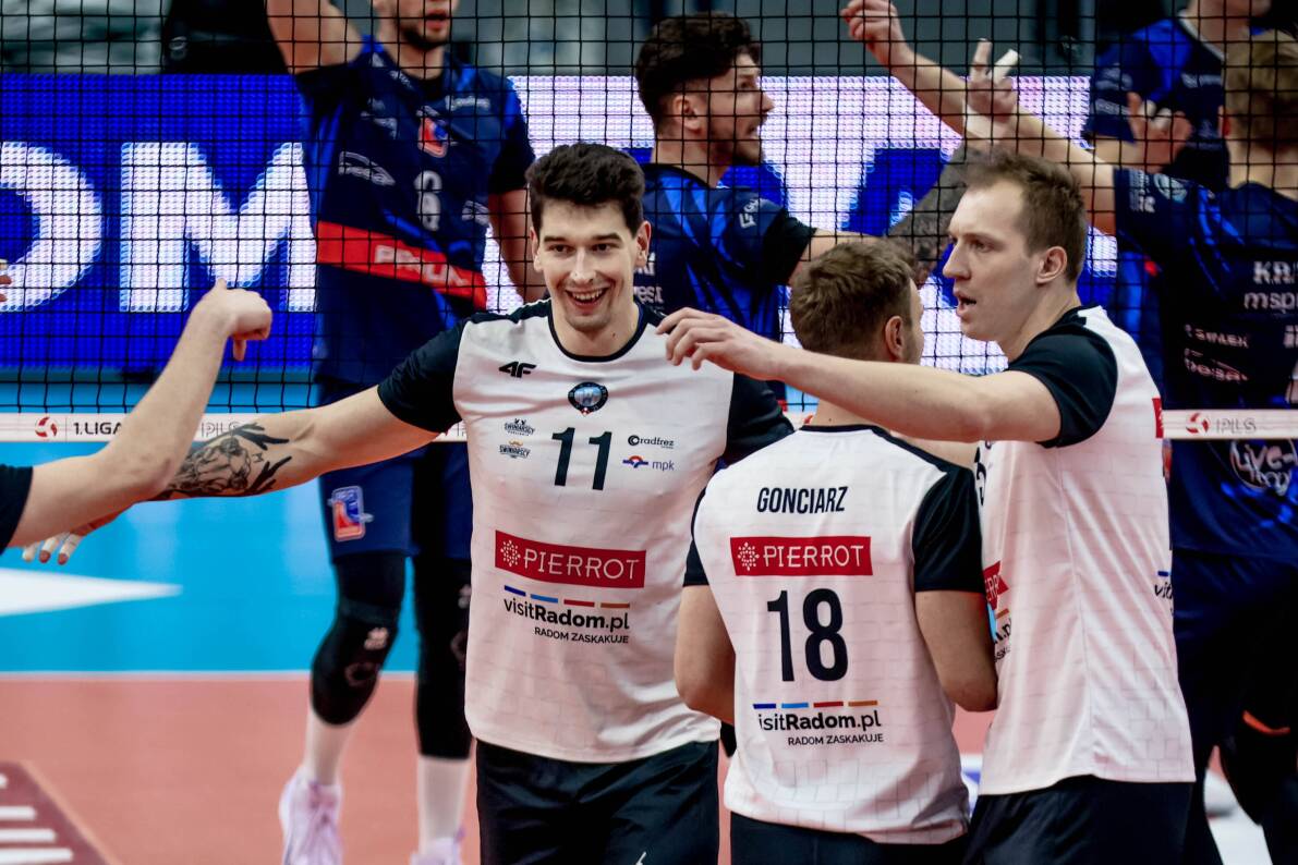 PIERROT Czarni Radom w bardzo wyrównanym pojedynku pokonali BKS Bydgoszcz 3:0 [ZDJĘCIA]