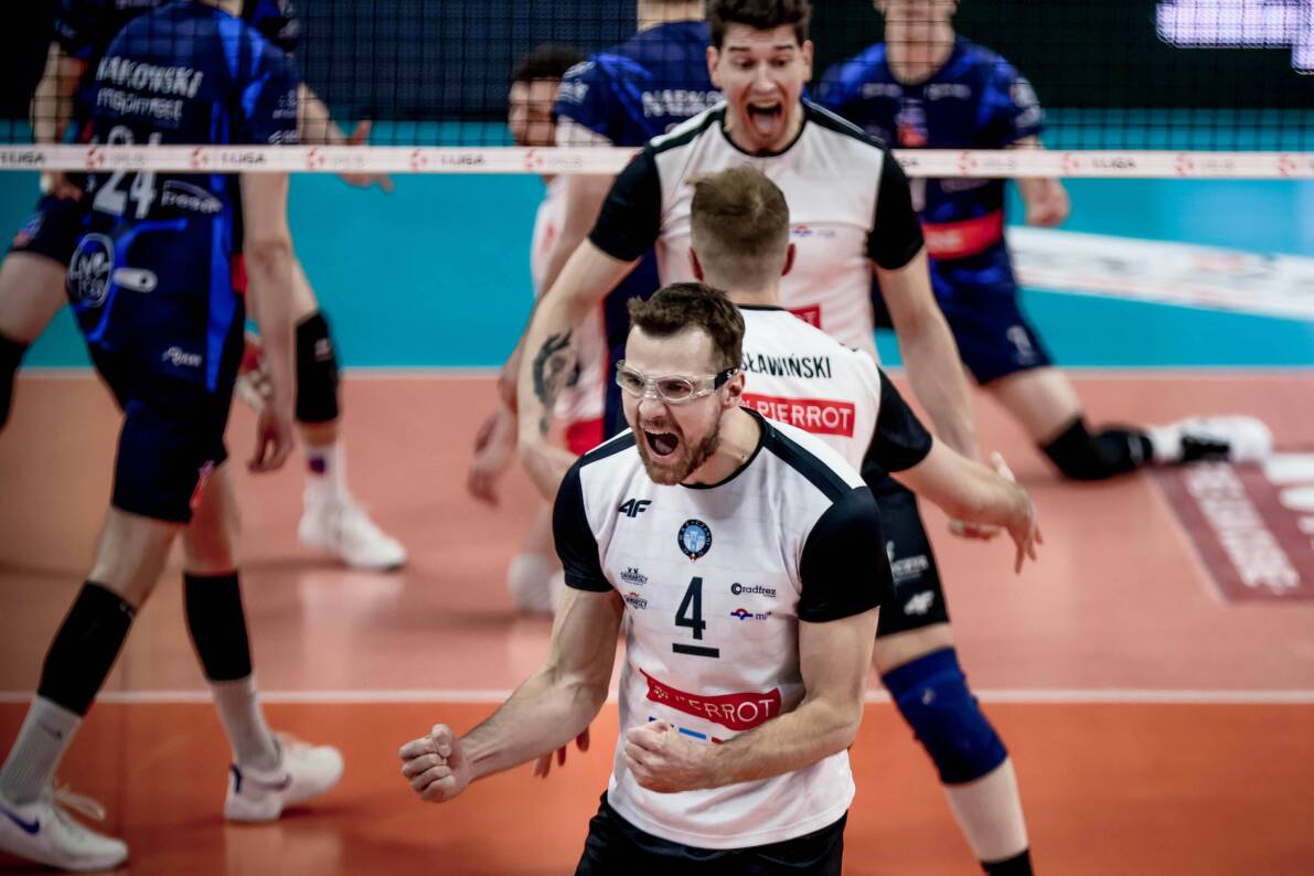 PIERROT Czarni Radom w bardzo wyrównanym pojedynku pokonali BKS Bydgoszcz 3:0 [ZDJĘCIA]