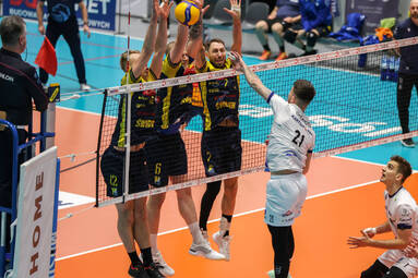 Karton-Pak Astra Nowa Sól przegrywa na własnym boisku z PZL LEONARDO Avią Świdnik [ZDJĘCIA]