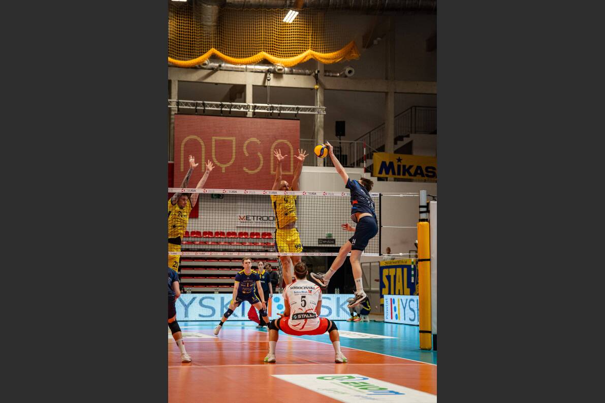 Zawodnicy Stali Nysa od pierwszej piłki do ostatniego gwizdka dyktowali Bydgoszczanom warunki gry [ZDJĘCIA]