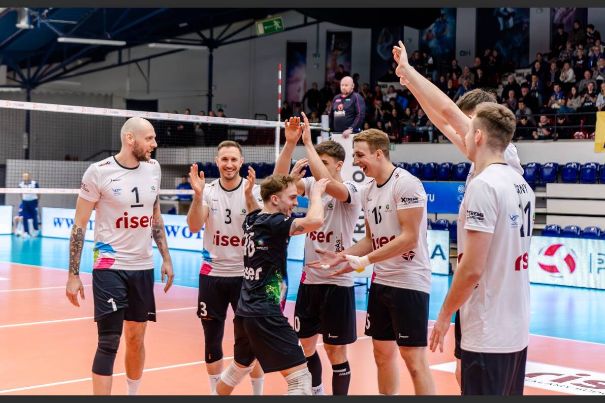 Siatkarze MCKiS Jaworzno ulegli gościom z  Siedlec [ZDJĘCIA]