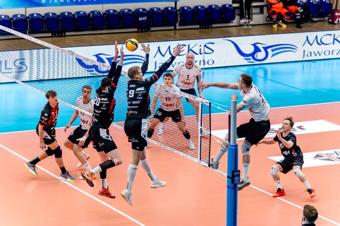 Siatkarze MCKiS Jaworzno ulegli gościom z  Siedlec [ZDJĘCIA]