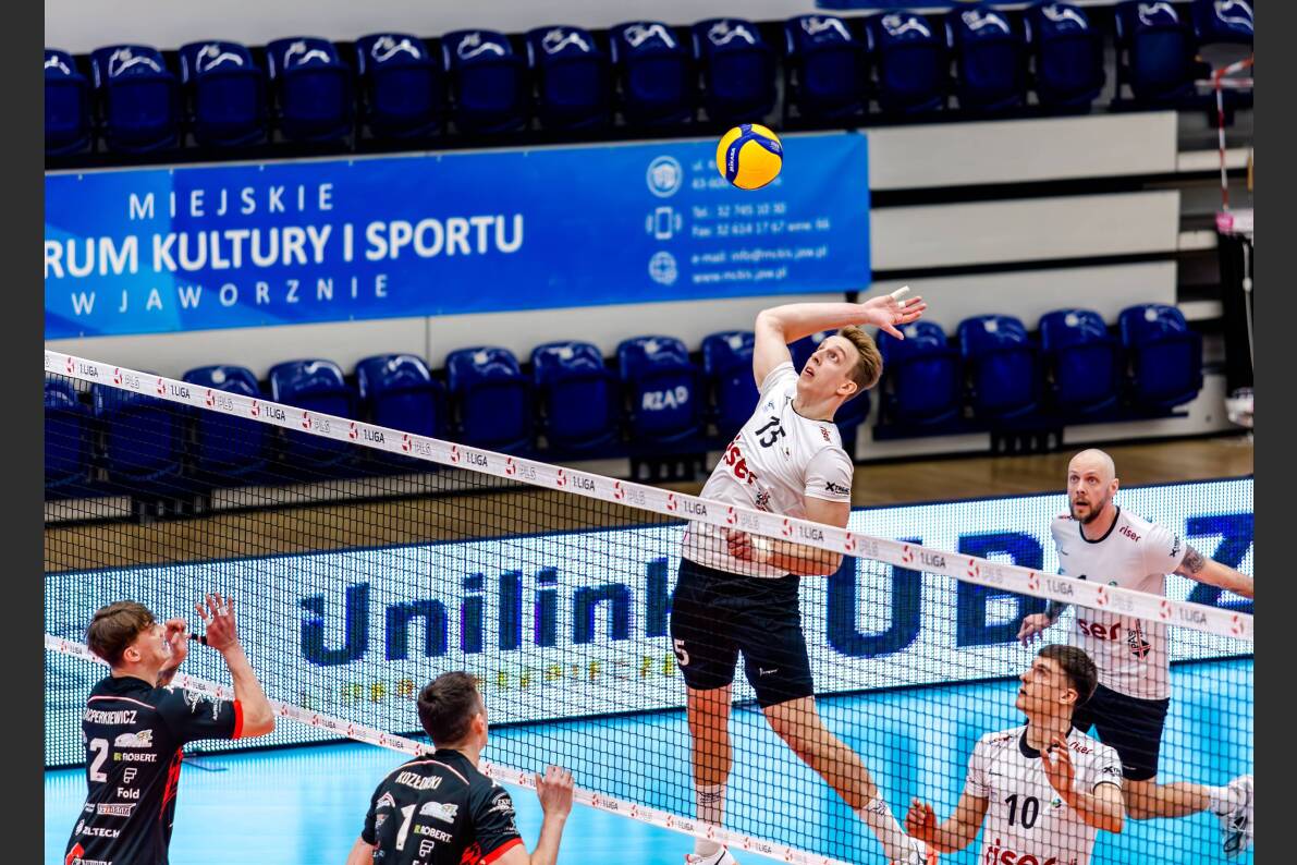 Siatkarze MCKiS Jaworzno ulegli gościom z  Siedlec [ZDJĘCIA]