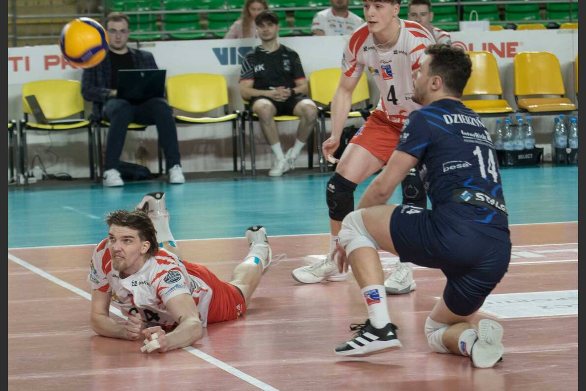 GKS Katowice po wygranym meczu w Bydgoszczy umacnia się w czołówce tabeli [ZDJĘCIA]