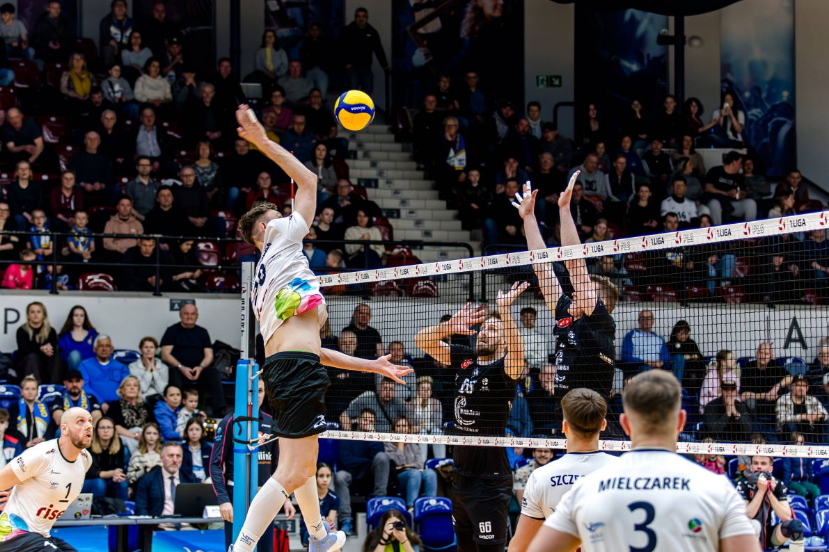 MCKiS Jaworzno zdobywa cenne trzy punkty w meczu z Grodziskiem Mazowieckim [ZDJĘCIA]